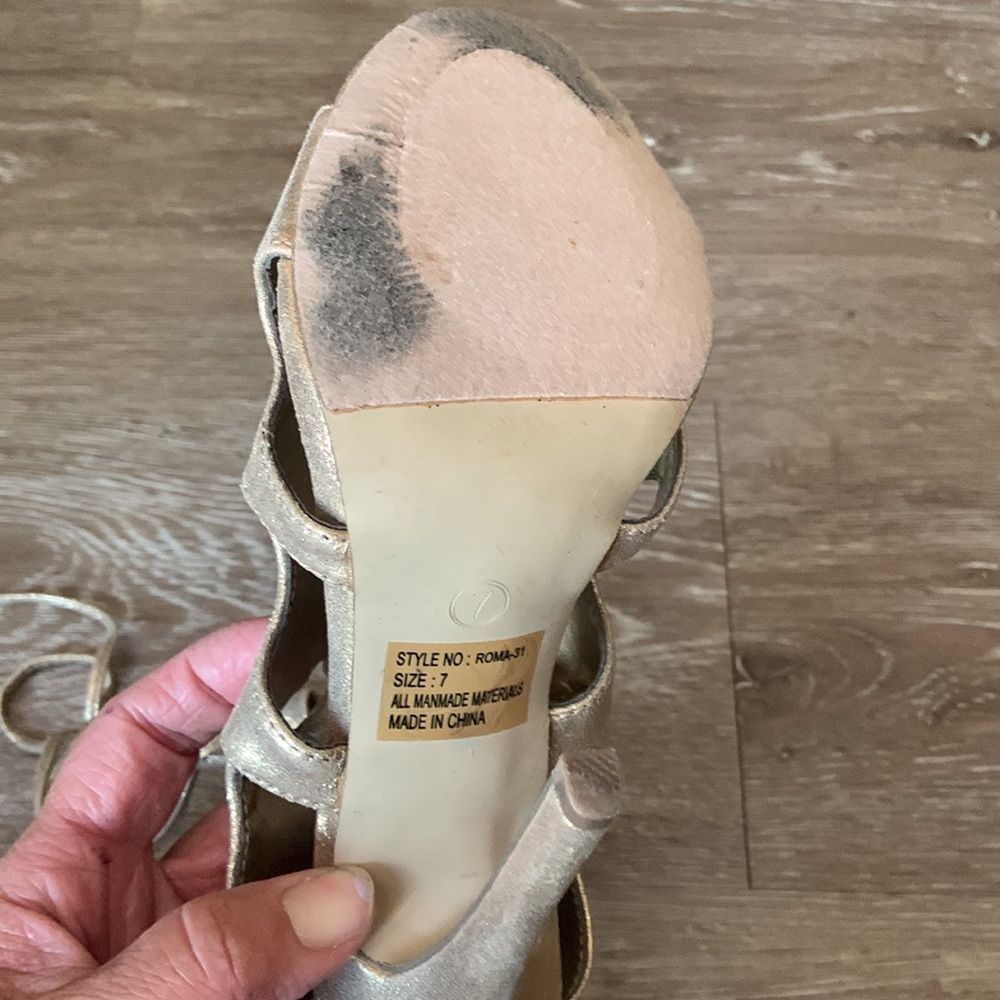 SOLD !!Breckelles gold strapped heels size 7 - Picture 8 of 16